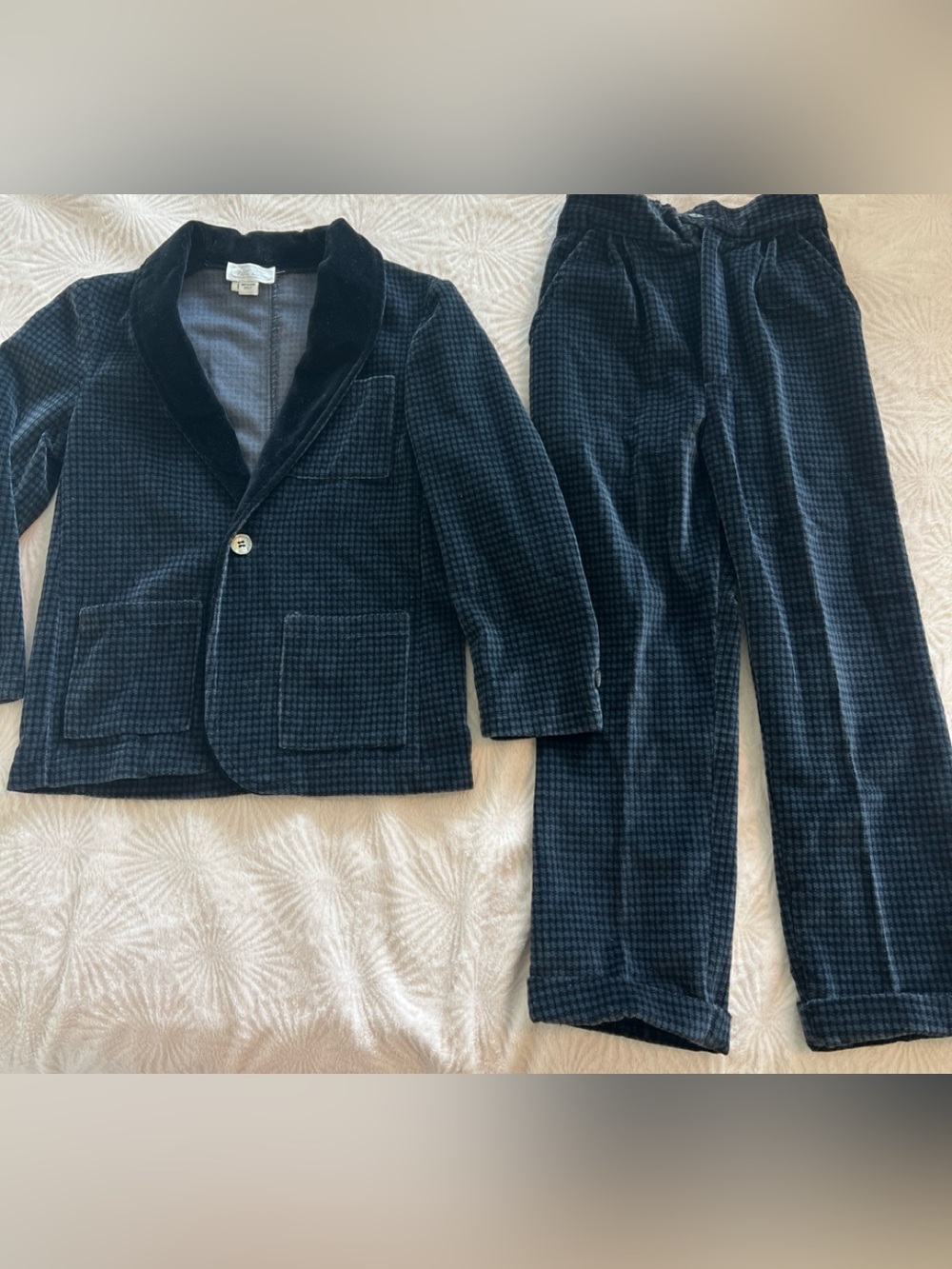 Pitti Bimi Boy’s Black Textured Velvet Blazer & Trousers Set size 6 yo good